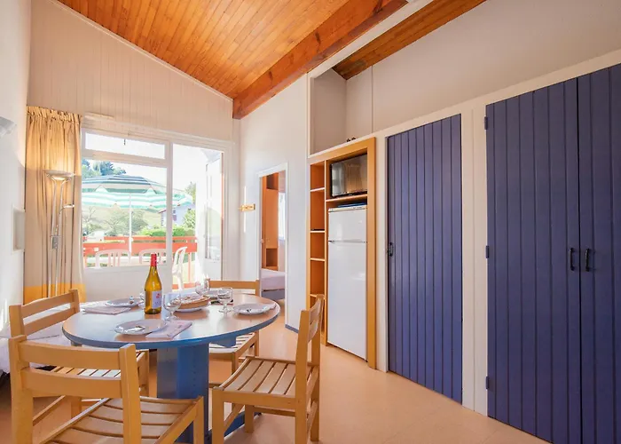 ホリデーパーク Vvf Pays Basque 2*